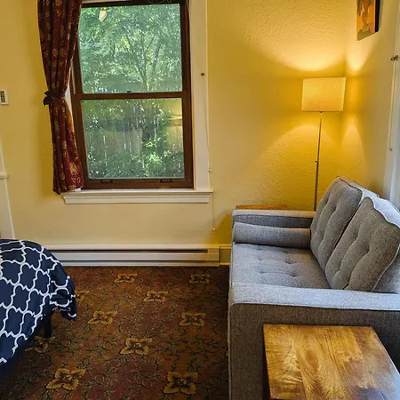 Bluebird Guesthouse-3