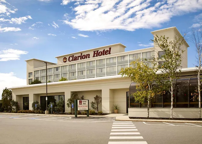 Luxury hotel only: Clarion Hotel Portland Airport Me
