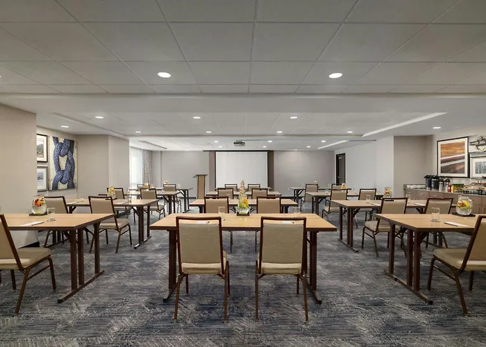 Hotel with view: Courtyard By Marriott Portland Downtown/Waterfront